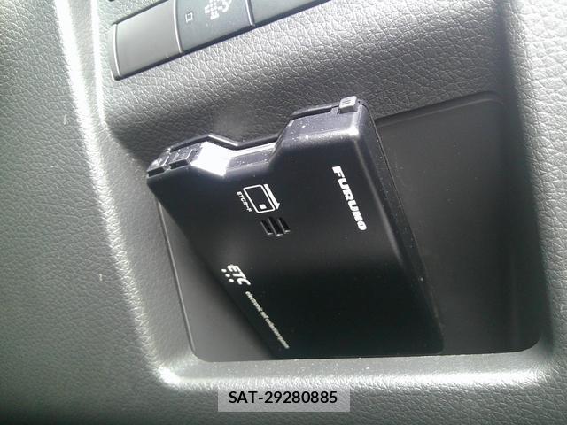 Nissan Caravan 2024-10 8651151-6