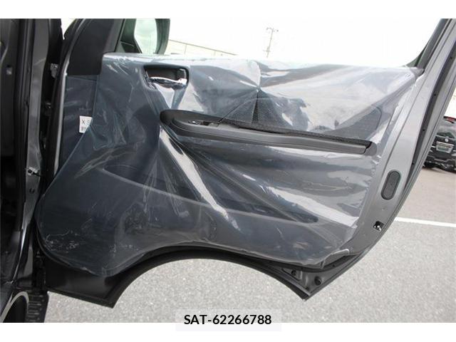 Nissan Caravan 2026-07 8651972-18