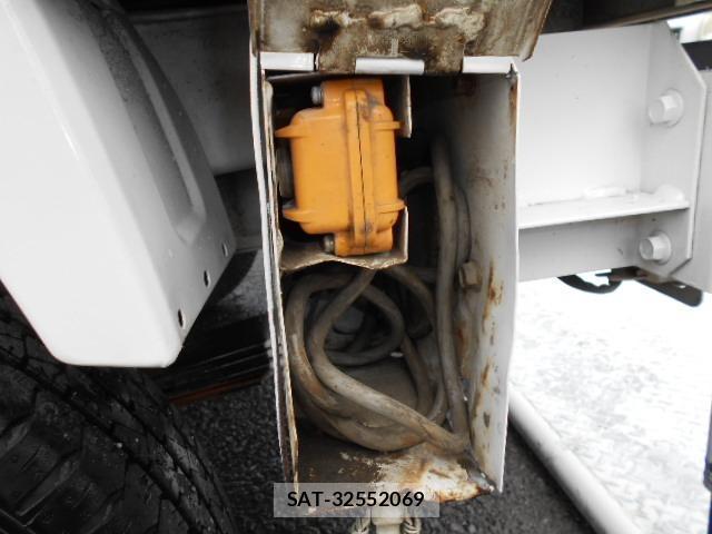 Suzuki CARRY TRUCK 2004-09 8653316-8
