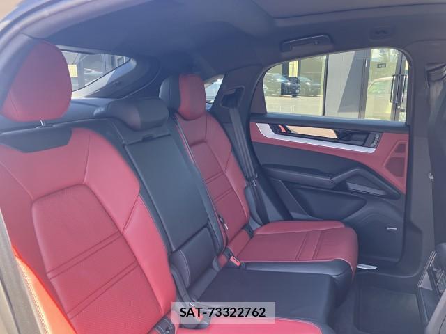 Porsche CAYENNE 2024-04 8651578-6