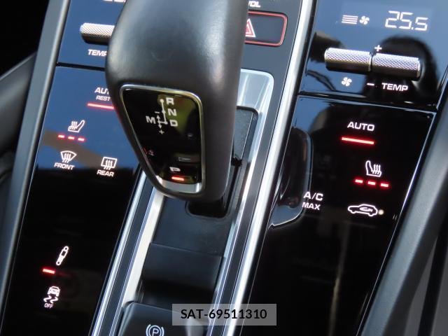Porsche CAYENNE 2021-04 8651023-14
