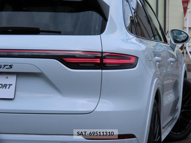 Porsche CAYENNE 2021-04 8651023-17
