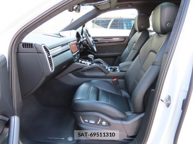 Porsche CAYENNE 2021-04 8651023-6
