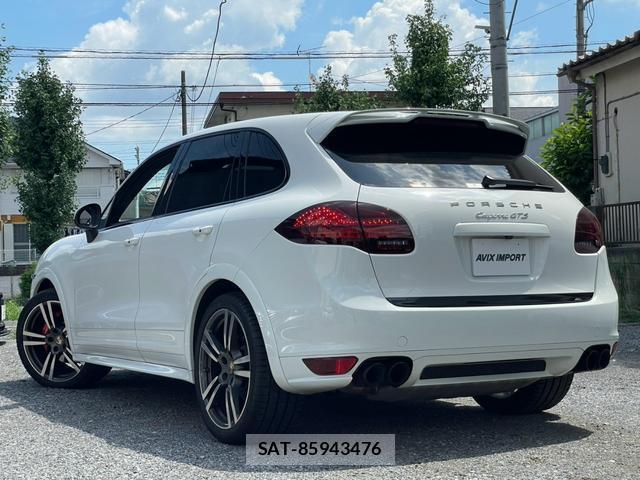 Porsche CAYENNE 2012-11 8653338-1