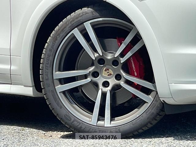 Porsche CAYENNE 2012-11 8653338-5