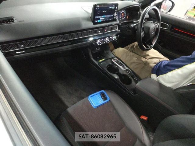 Honda CIVIC HYBRID 2023-11 8652493-2