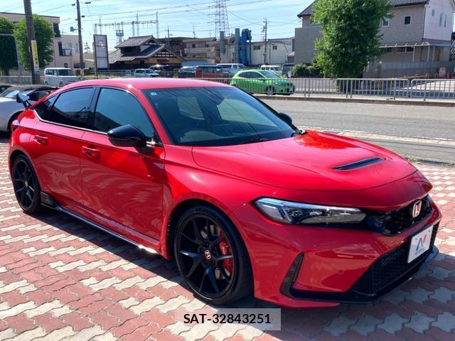 Honda CIVIC 2025-04 8648323-15