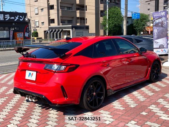 Honda CIVIC 2025-04 8648323-16