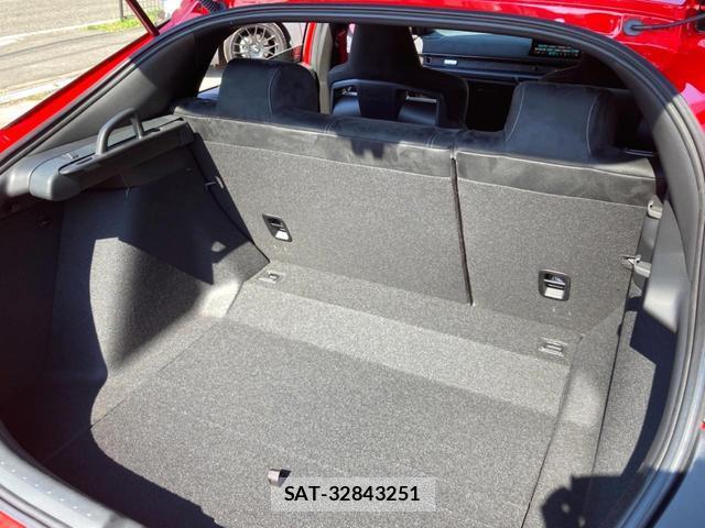 Honda CIVIC 2025-04 8648323-9