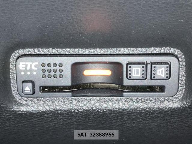 Honda CIVIC 2018-06 8653620-17