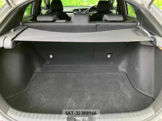 Honda CIVIC 2018-06 8653620-7