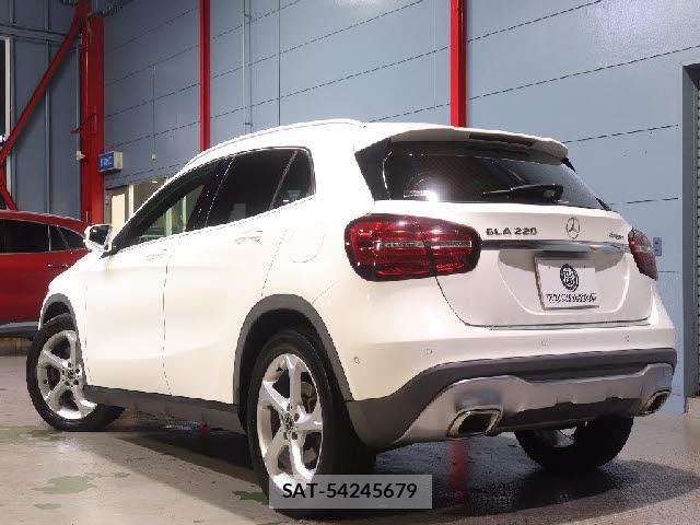Mercedes Benz CLA-CLASS 2018-02 8653861-2