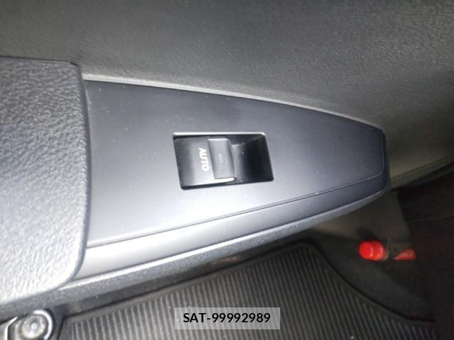 Toyota COROLLA AXIO 2019-08 8647527-12
