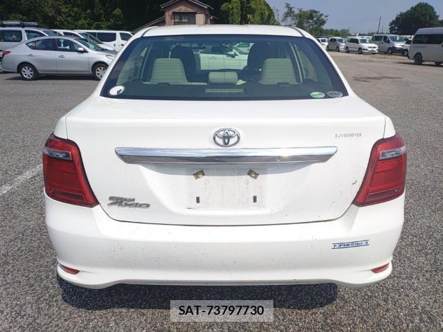 Toyota COROLLA AXIO 2015-08 8647570-1