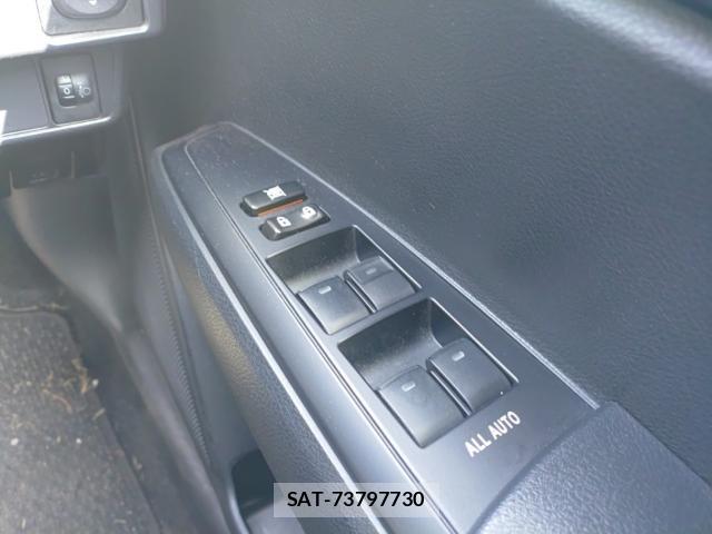 Toyota COROLLA AXIO 2015-08 8647570-13