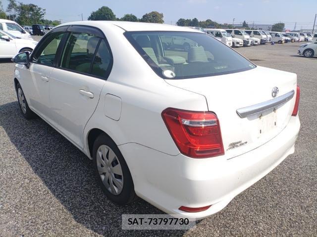 Toyota COROLLA AXIO 2015-08 8647570-5