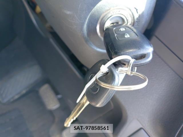 Toyota COROLLA AXIO 2019-08 8653351-14