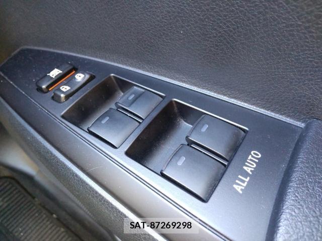 Toyota COROLLA AXIO 2019-08 8653352-13