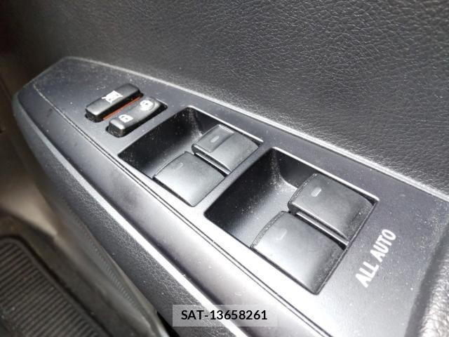Toyota COROLLA AXIO 2017-08 8653360-13