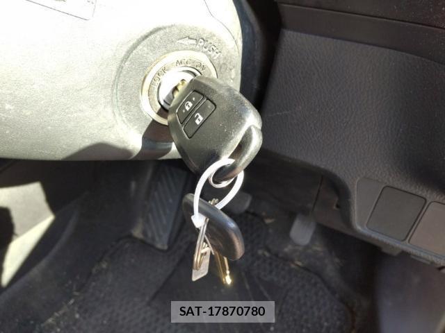 Toyota COROLLA AXIO 2016-08 8653369-14