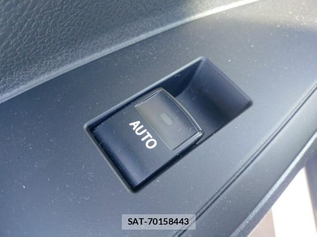 Toyota COROLLA AXIO 2016-08 8653370-12
