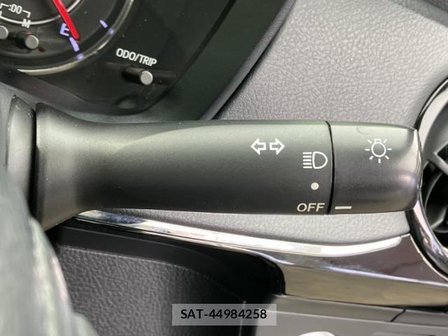 Toyota COROLLA AXIO 2018-02 8653501-15