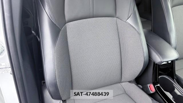 Toyota COROLLA CROSS 2023-04 8651412-5