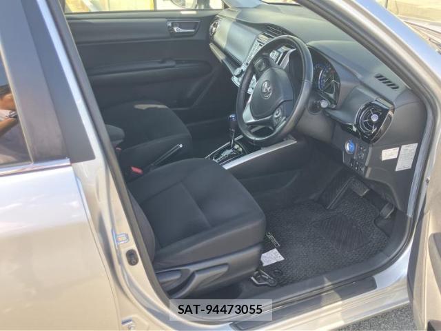 Toyota COROLLA FIELDER 2017-12 8651584-3