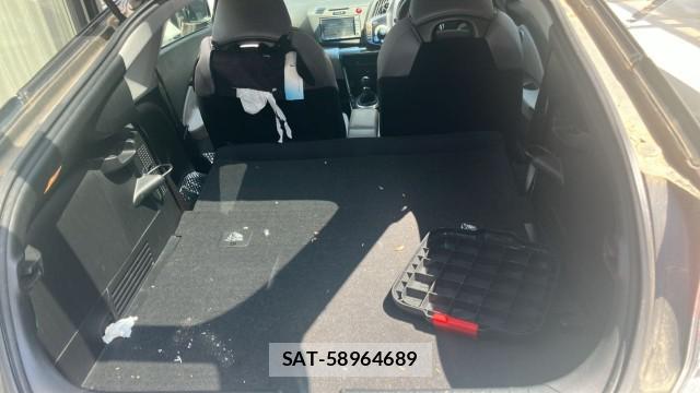 Honda CR-Z 2010-05 8651270-17