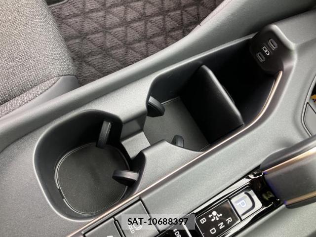 Toyota Crown Crossover 2023-05 8646610-16