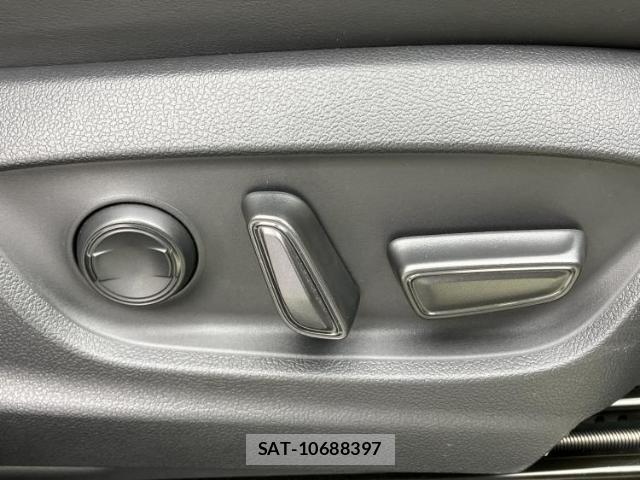 Toyota Crown Crossover 2023-05 8646610-5