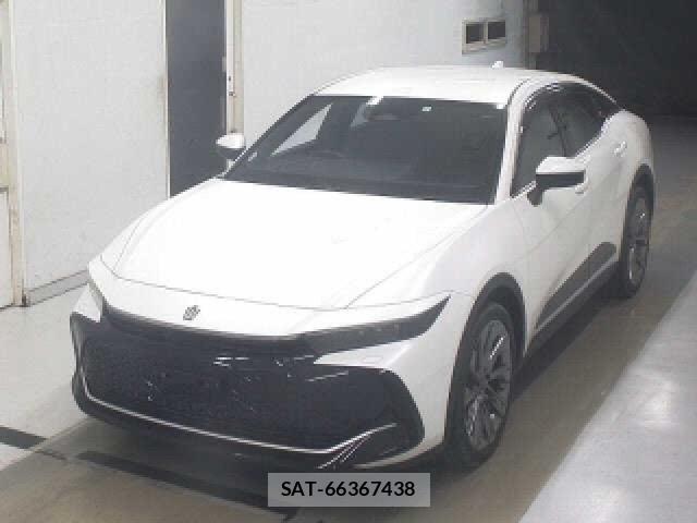 Toyota Crown Crossover 2023-03 8649063-3