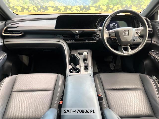 Toyota Crown Crossover 2022-09 8649320-1