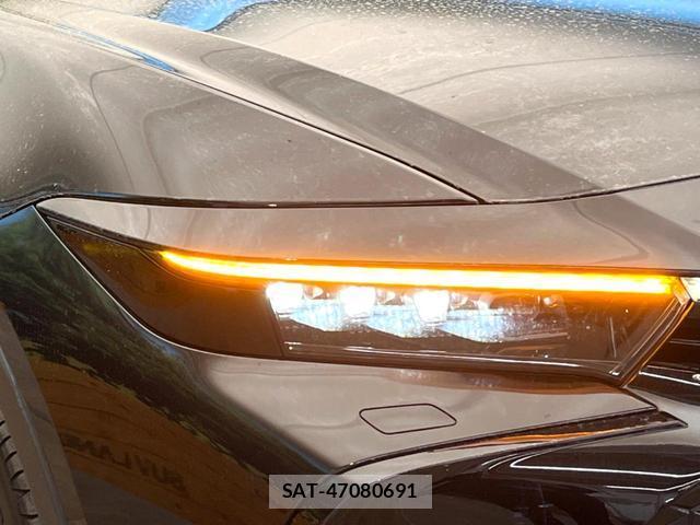 Toyota Crown Crossover 2022-09 8649320-11