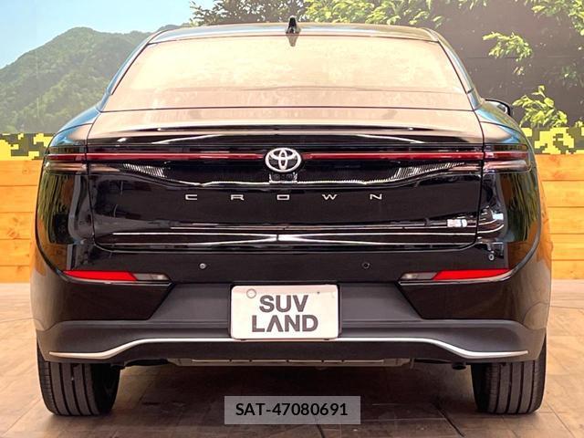 Toyota Crown Crossover 2022-09 8649320-14