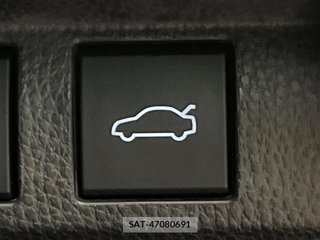 Toyota Crown Crossover 2022-09 8649320-5