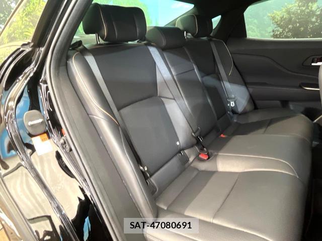 Toyota Crown Crossover 2022-09 8649320-8