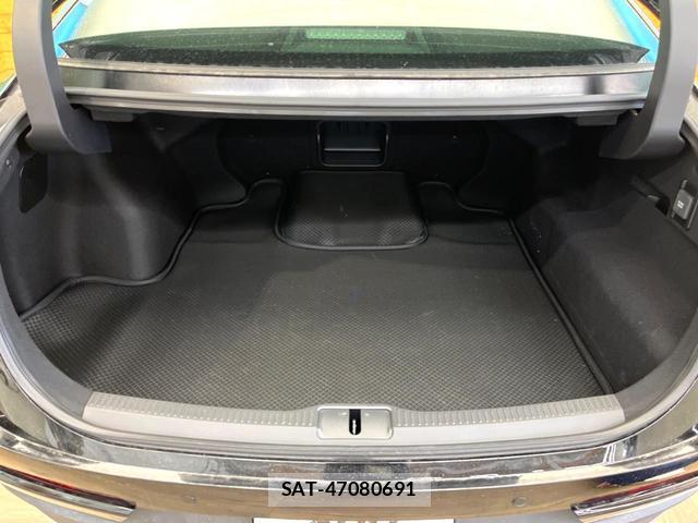 Toyota Crown Crossover 2022-09 8649320-9
