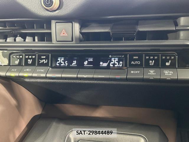 Toyota Crown Crossover 2023-11 8653020-5
