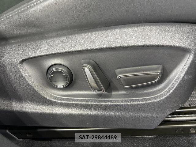 Toyota Crown Crossover 2023-11 8653020-6