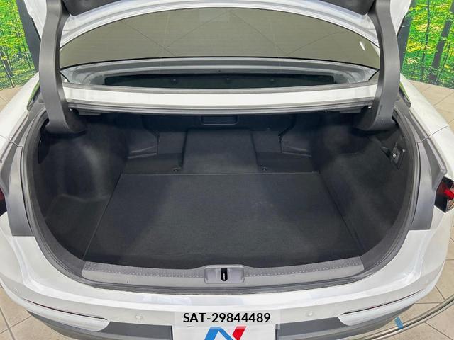 Toyota Crown Crossover 2023-11 8653020-9