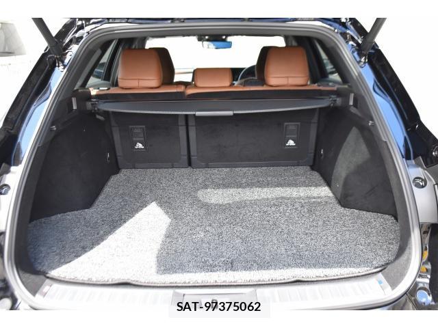 Toyota CROWN ESTATE 2025-07 8647451-11