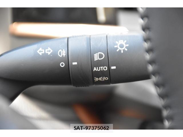 Toyota CROWN ESTATE 2025-07 8647451-13