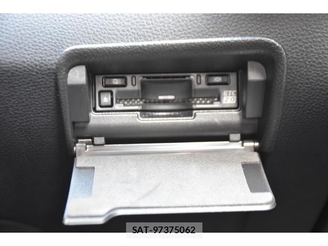 Toyota CROWN ESTATE 2025-07 8647451-14