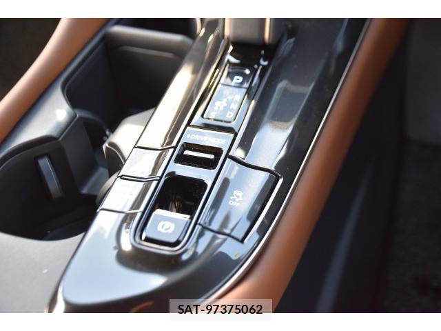 Toyota CROWN ESTATE 2025-07 8647451-19