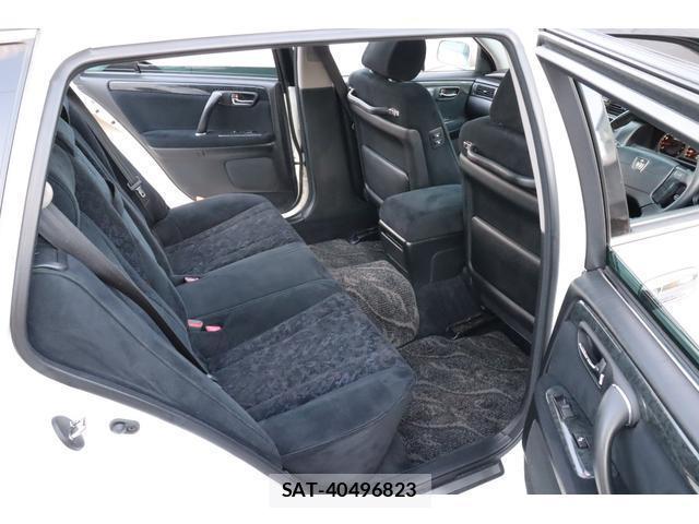 Toyota CROWN ESTATE 2006-03 8647966-8