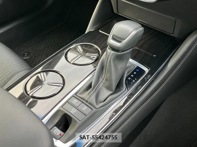 Toyota CROWN HYBRID 2020-08 8646695-15