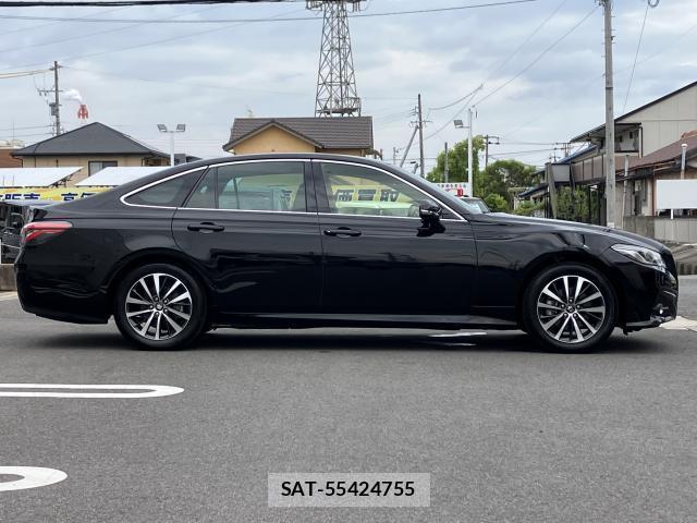 Toyota CROWN HYBRID 2020-08 8646695-3