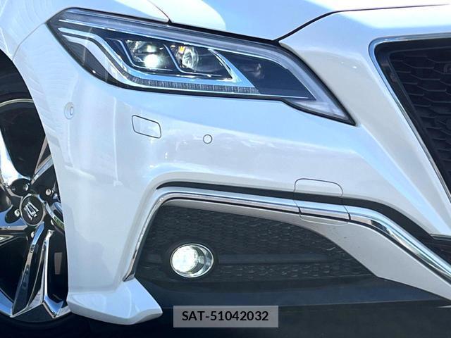 Toyota CROWN HYBRID 2018-12 8646801-12