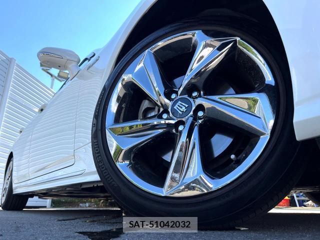 Toyota CROWN HYBRID 2018-12 8646801-13